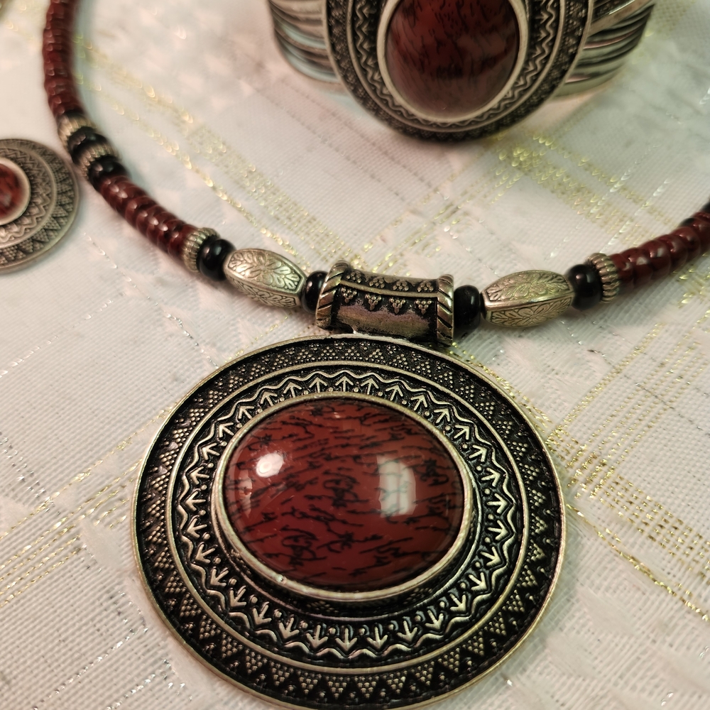 Source Unknown Red Stone Silver-Tone Bohemian Nec… - image 5